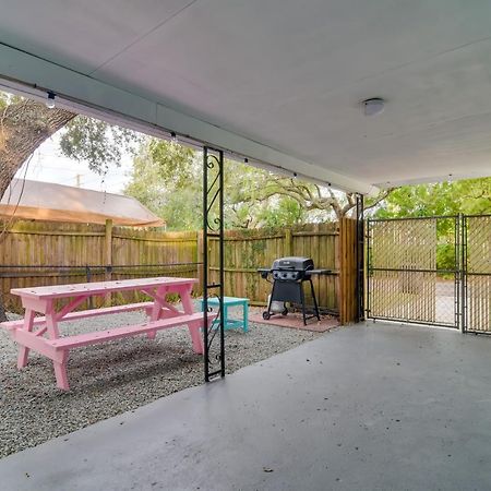 Pet-Friendly Gulfport Home Walkable Location! Сент-Питерсберг Экстерьер фото