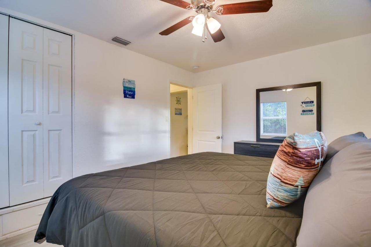 Pet-Friendly Gulfport Home Walkable Location! Сент-Питерсберг Экстерьер фото