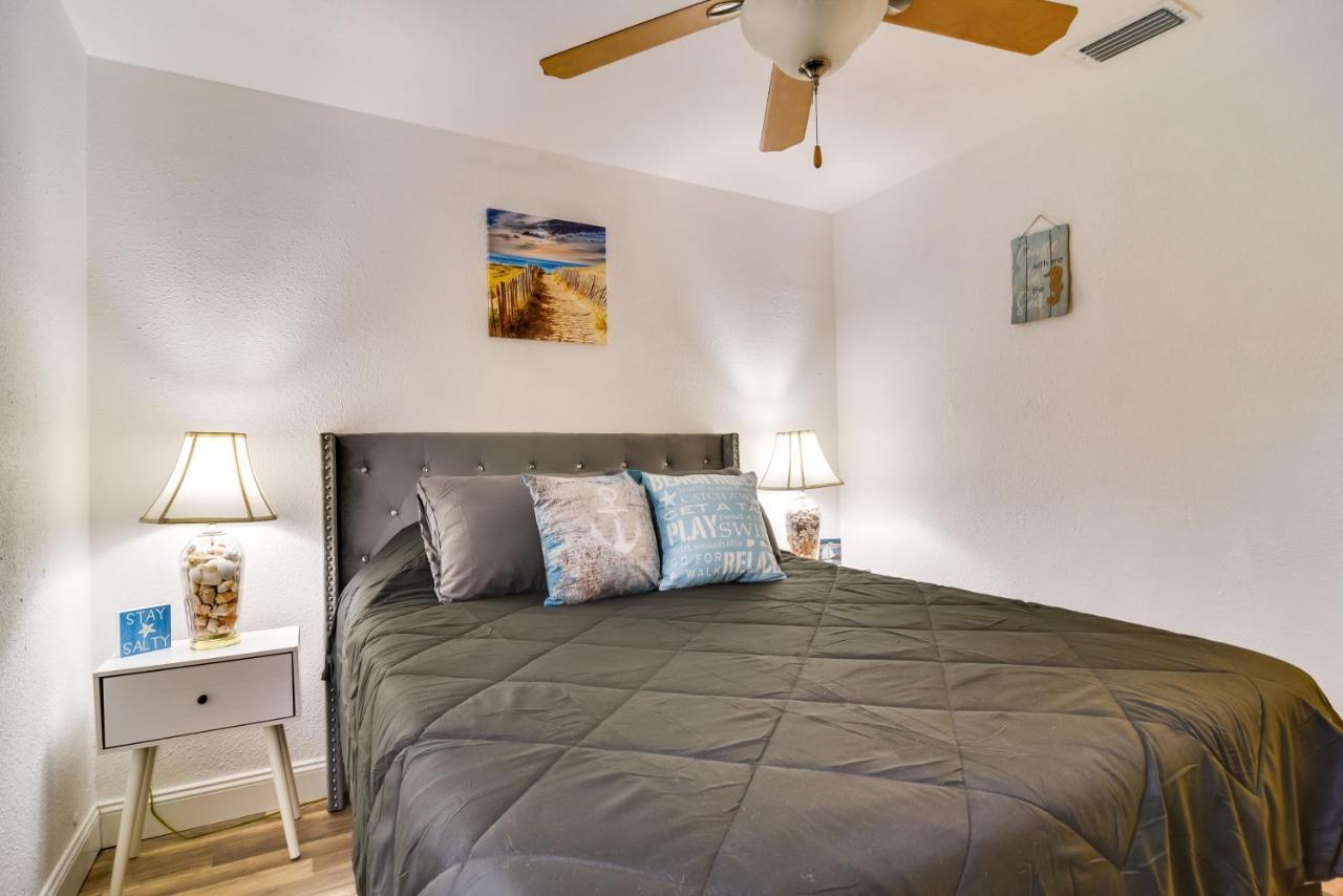 Pet-Friendly Gulfport Home Walkable Location! Сент-Питерсберг Экстерьер фото