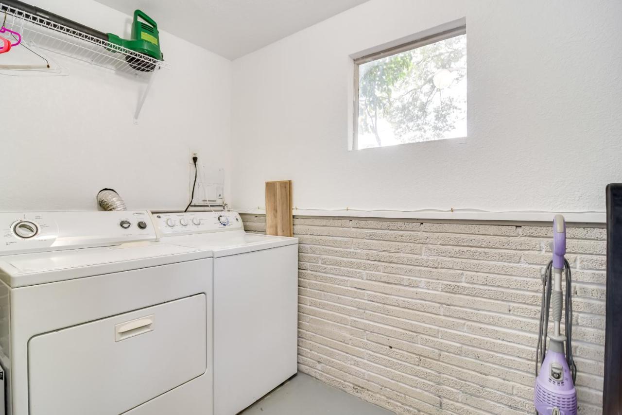 Pet-Friendly Gulfport Home Walkable Location! Сент-Питерсберг Экстерьер фото